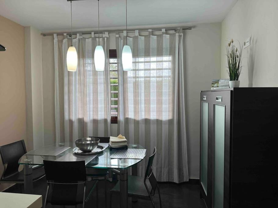 Montequinto Modern 5-Bedroom Villa With Pool מראה חיצוני תמונה