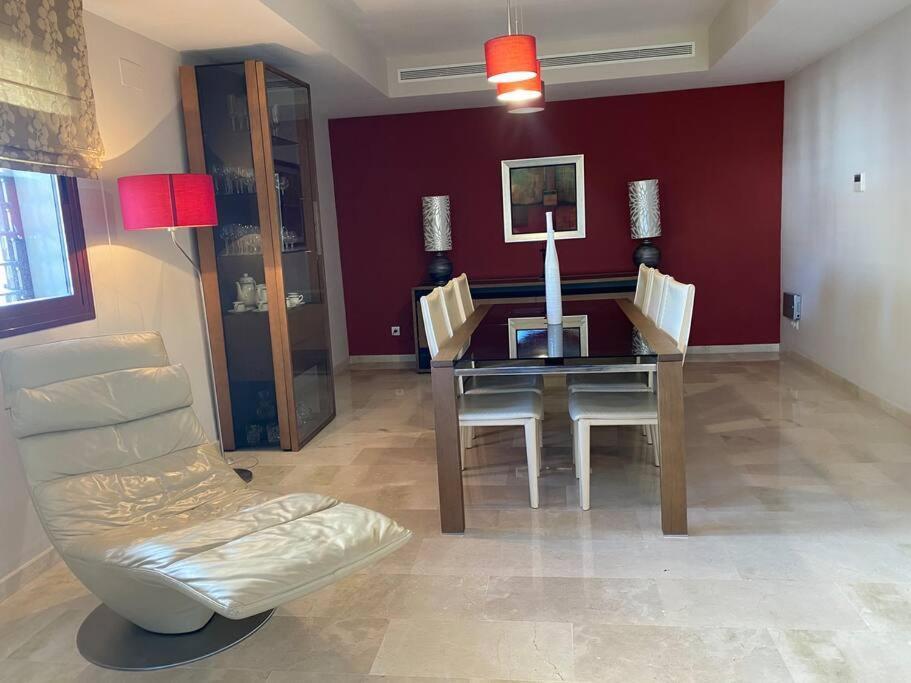 Montequinto Modern 5-Bedroom Villa With Pool מראה חיצוני תמונה