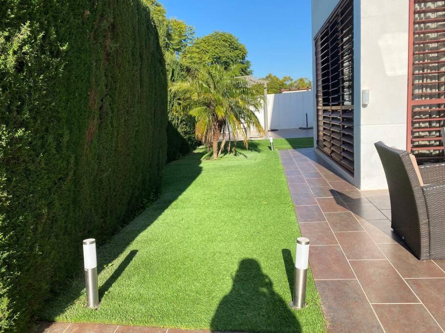 Montequinto Modern 5-Bedroom Villa With Pool מראה חיצוני תמונה